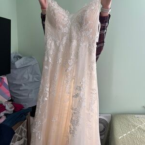 Elegant Cream Lace A-Line Women's Dress